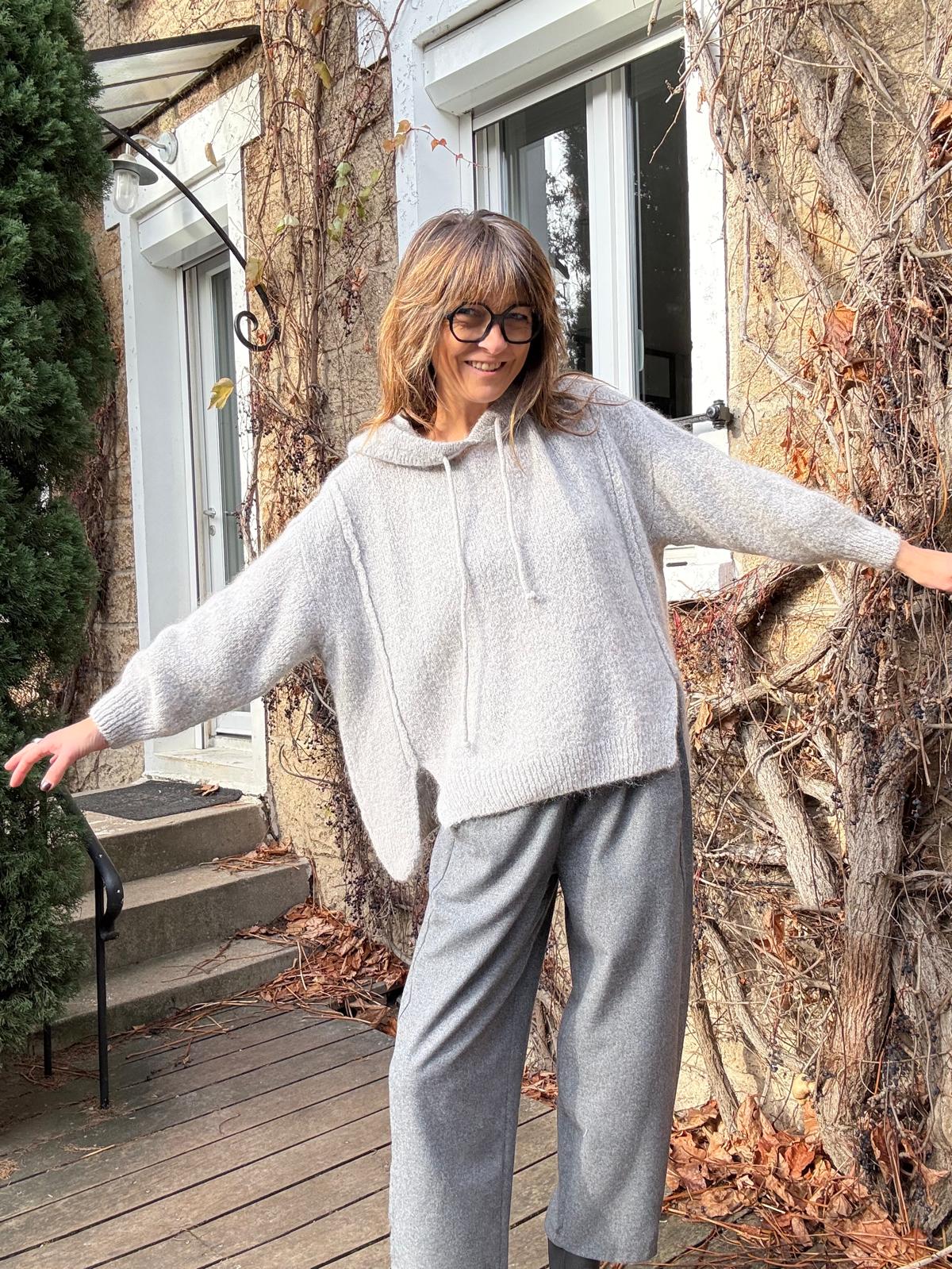 Pull à capuche Lola - gris ou écru