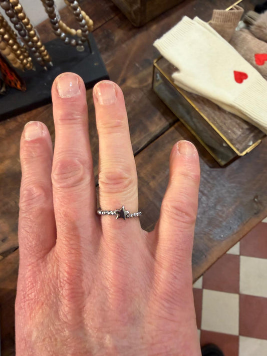 Bague Brigitte mini hématite argentée - coeur, croix ou étoile