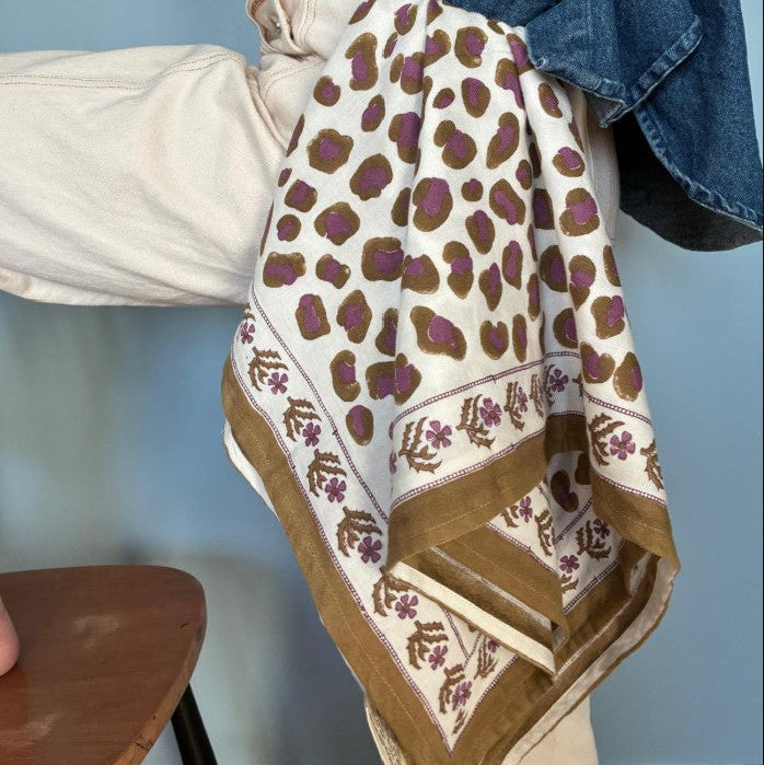 Grand foulard LÉOPARD Écru et Kaki