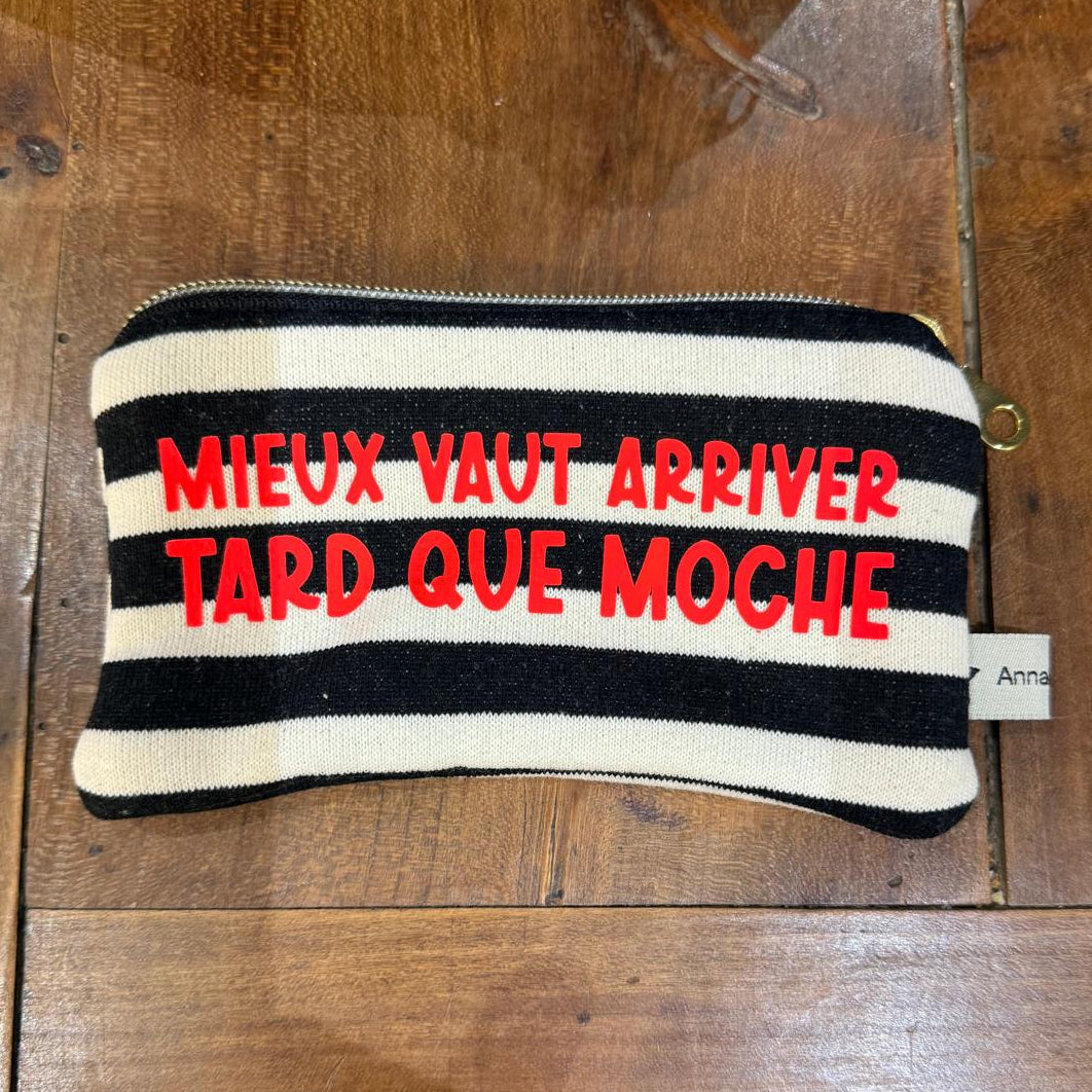Pochette Mieux vaut arriver tard que moche n°15
