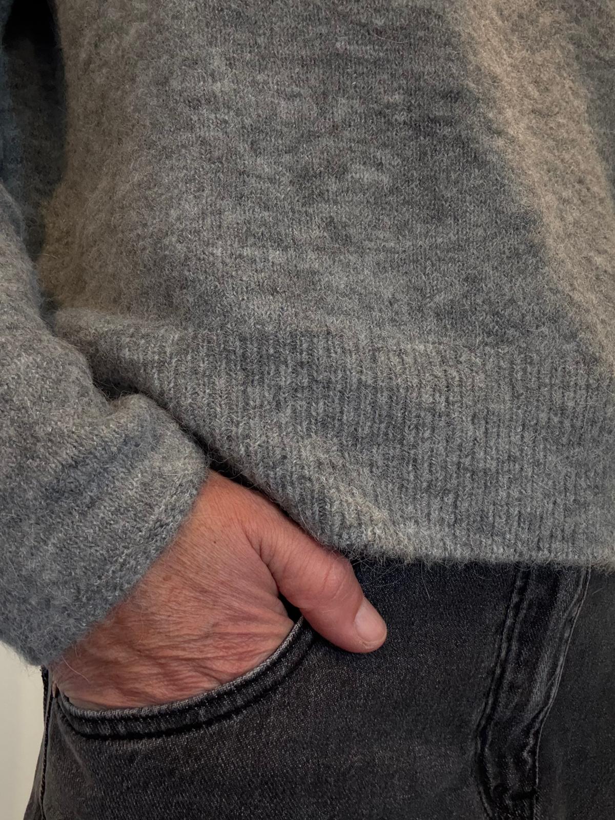Pull Likey stone