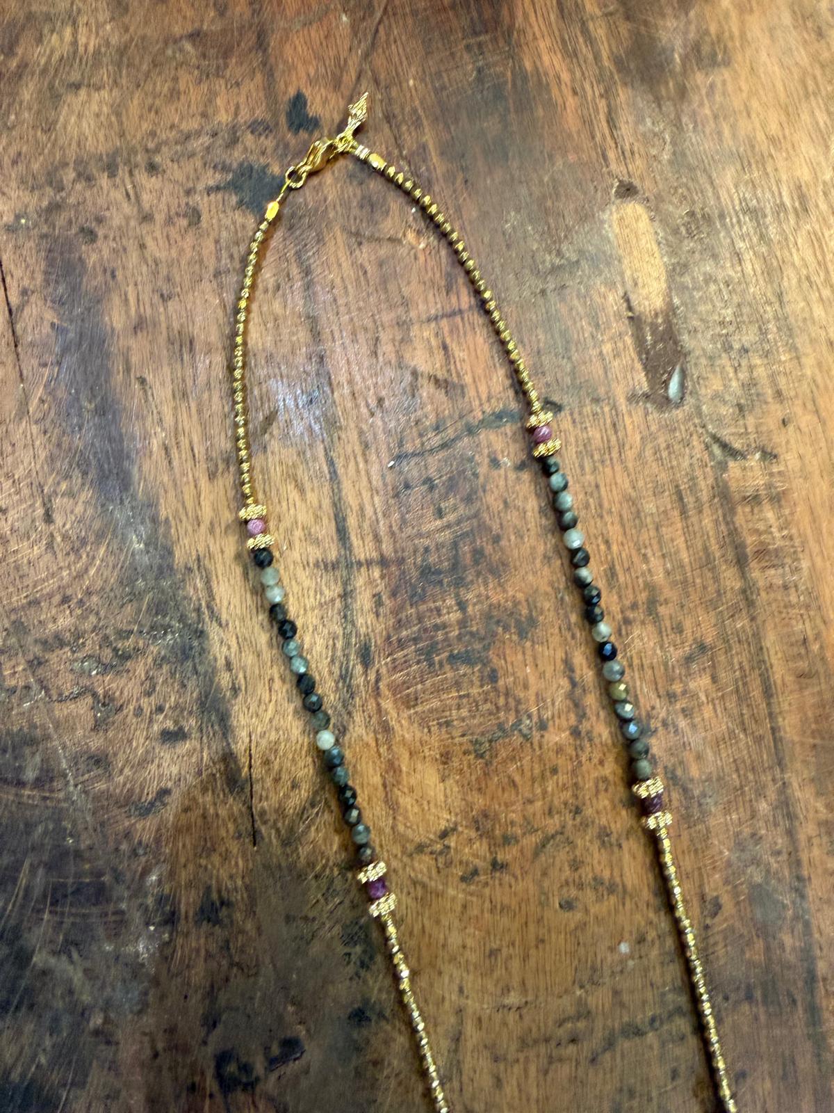 Sautoir Flower XL labradorite, onyx et rubis indien