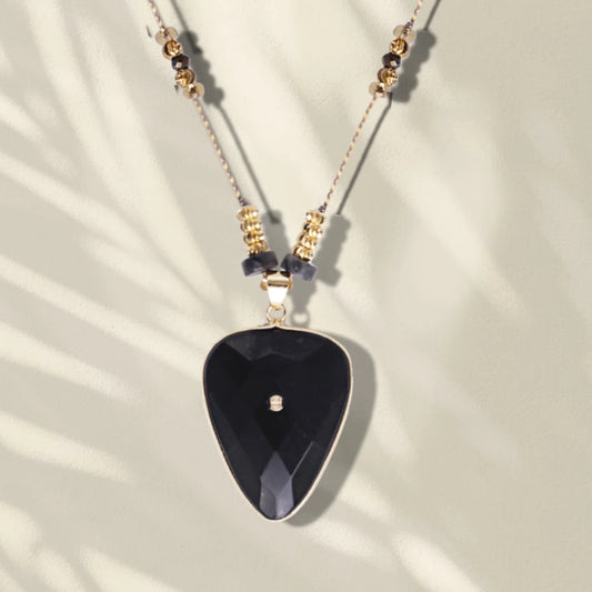 Collier Shardana Onyx noir sur cordon - Lo et Ma