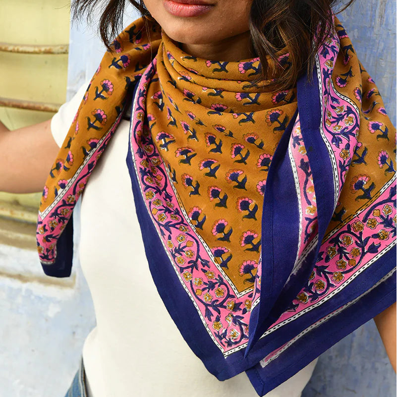 Grand foulard Séléné fauve