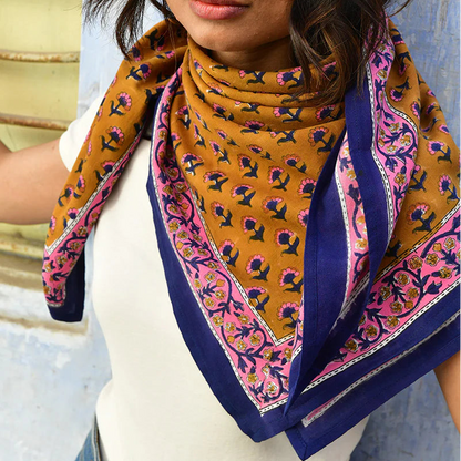 Grand foulard Séléné fauve