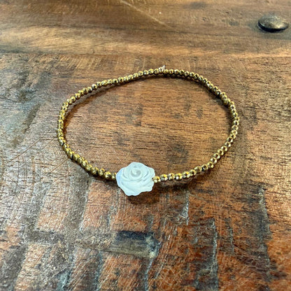 Bracelet doré fleur