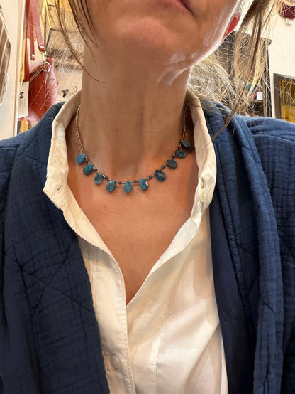 Collier Aura perles fines - nacre ou apatites bleues