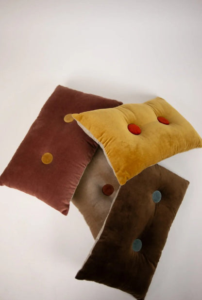 Elora Cushion beige 30x50cm