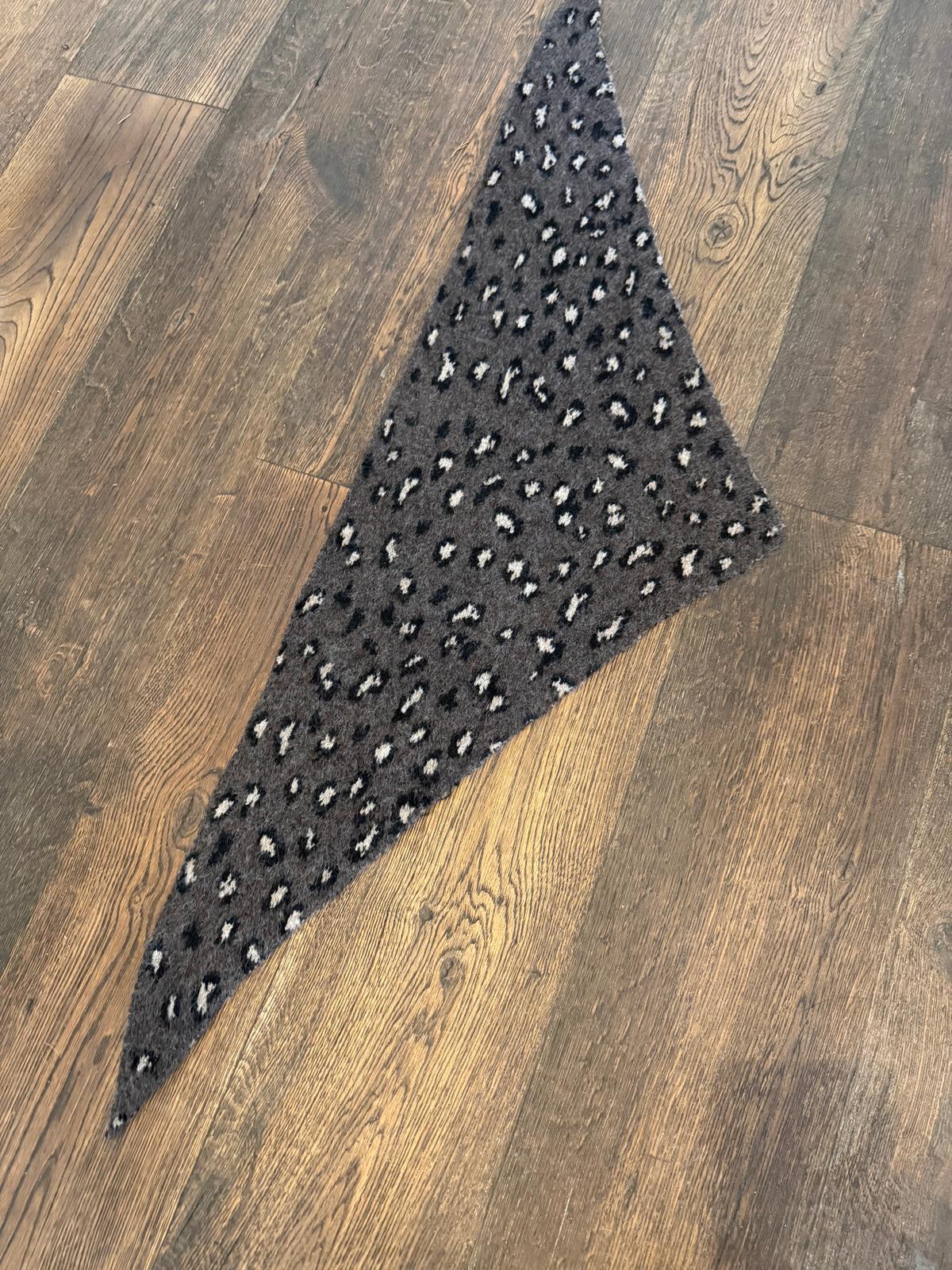 Janice small triangle scarf - 4 colours