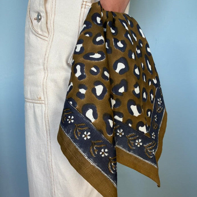 Foulard 60x60cm LÉOPARD Kaki