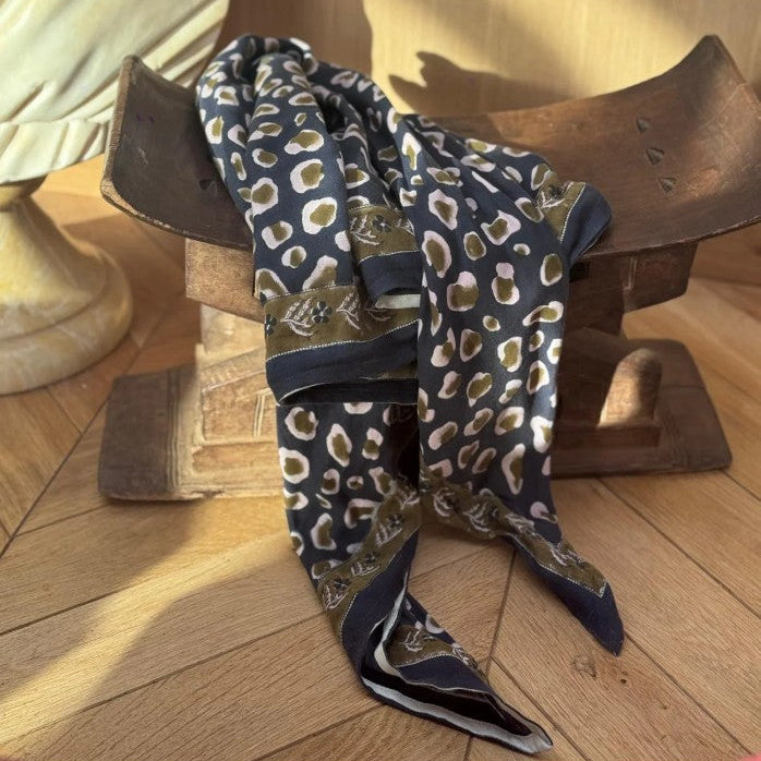 Grand foulard LÉOPARD Bleu marine