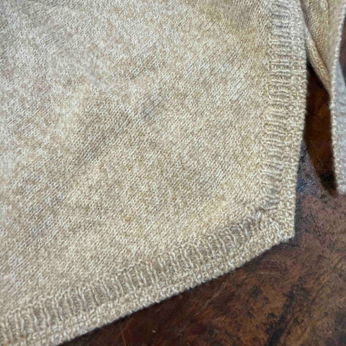 Echarpe triangle Balady beige uni - Maison Anje
