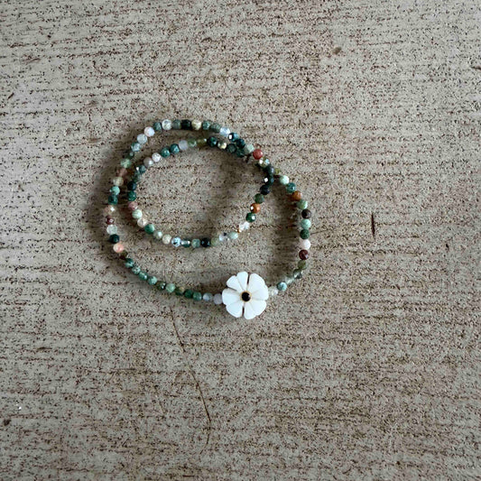 Bracelet double flower nacre - Le Monde est Stone