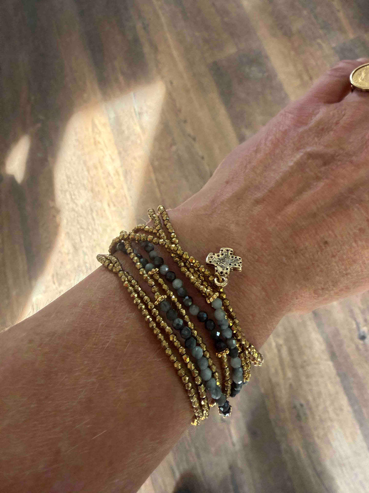 Ceyla gold necklace new