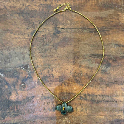 Collier Eagle labradorite - Le Monde est Stone