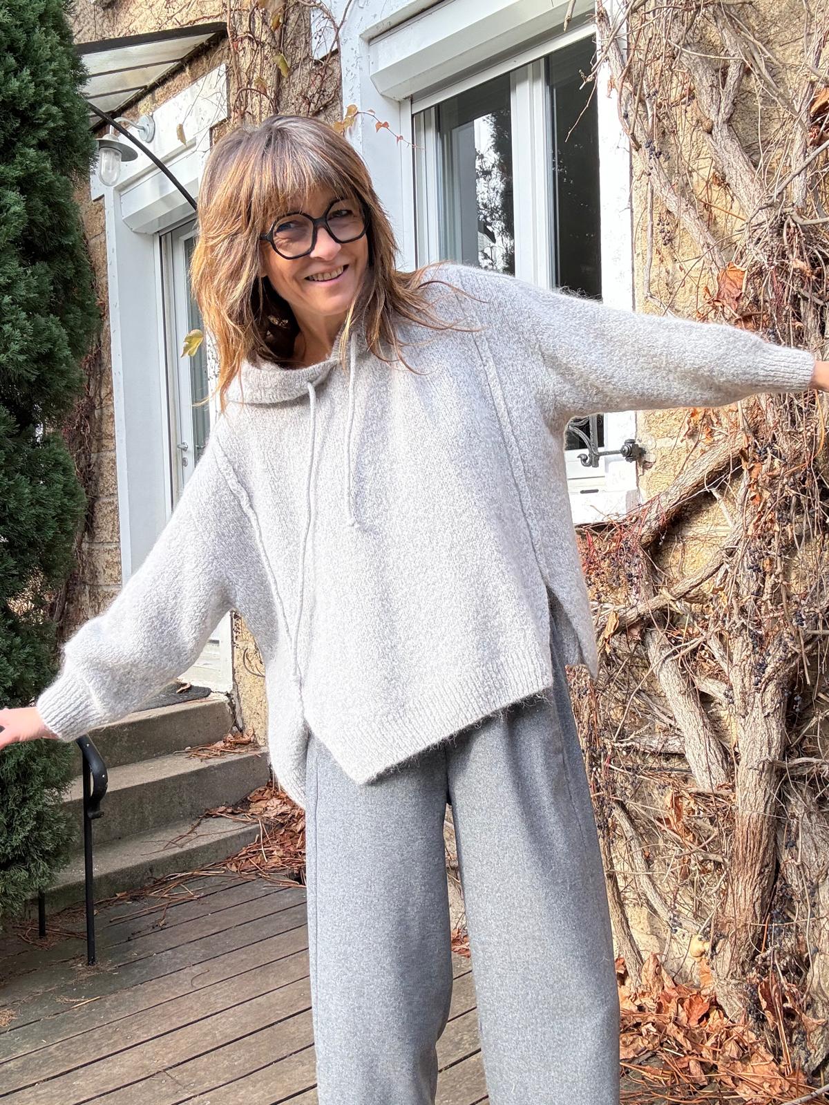 Pull à capuche Lola - gris ou écru