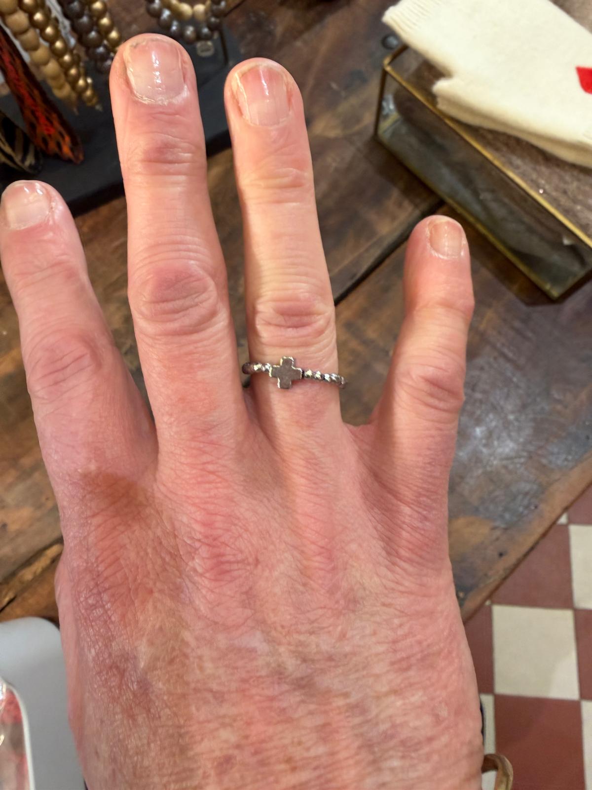 Bague Brigitte mini hématite argentée - coeur, croix ou étoile