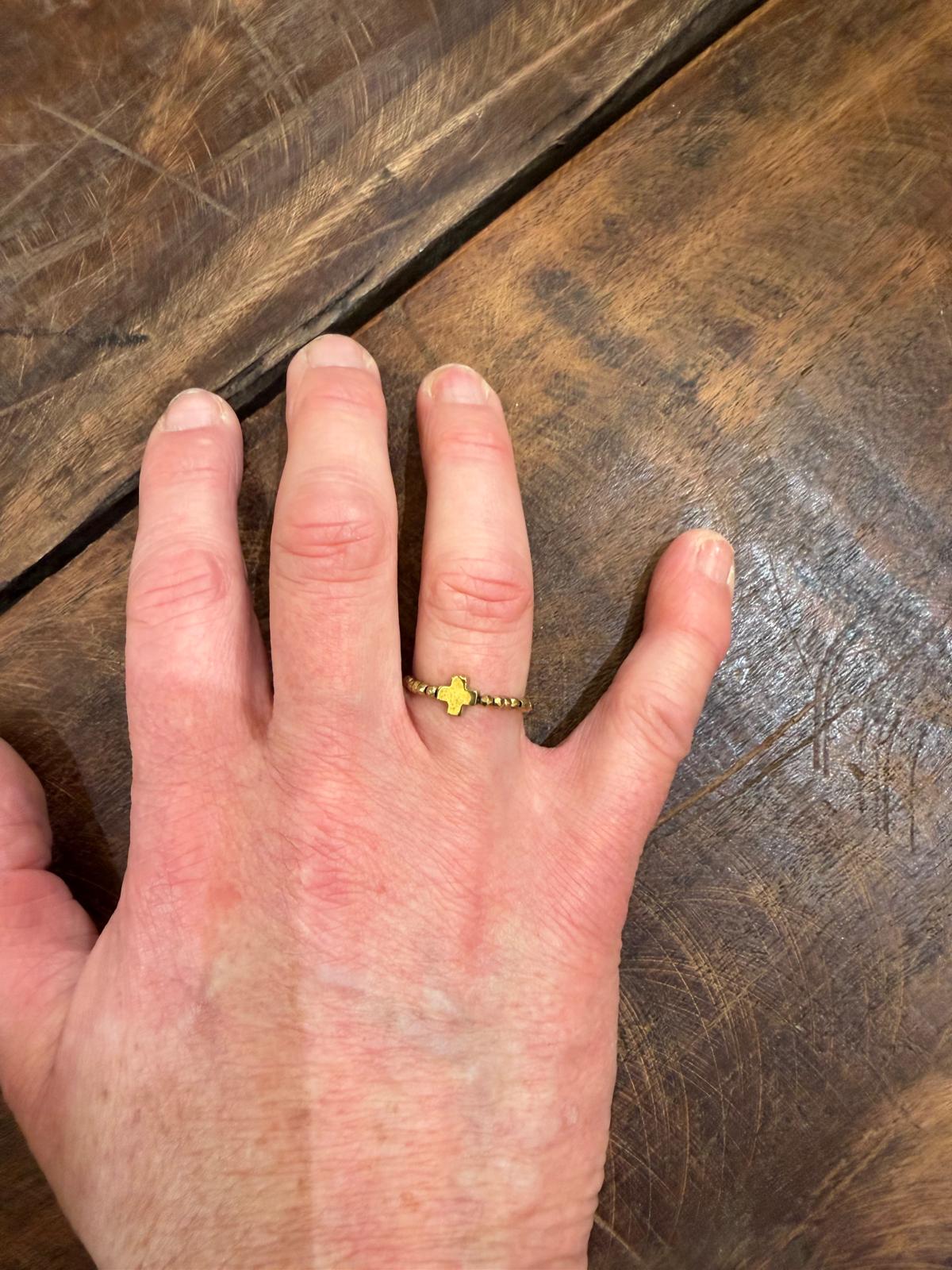 Bague Brigitte mini hématite dorée - coeur, croix ou étoile