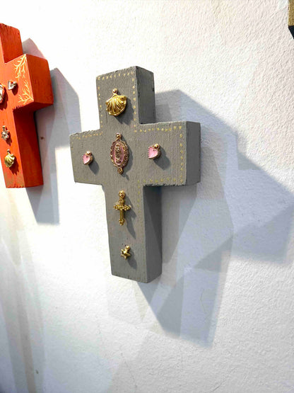 Grande croix en bois Garance x Virgile - Gris