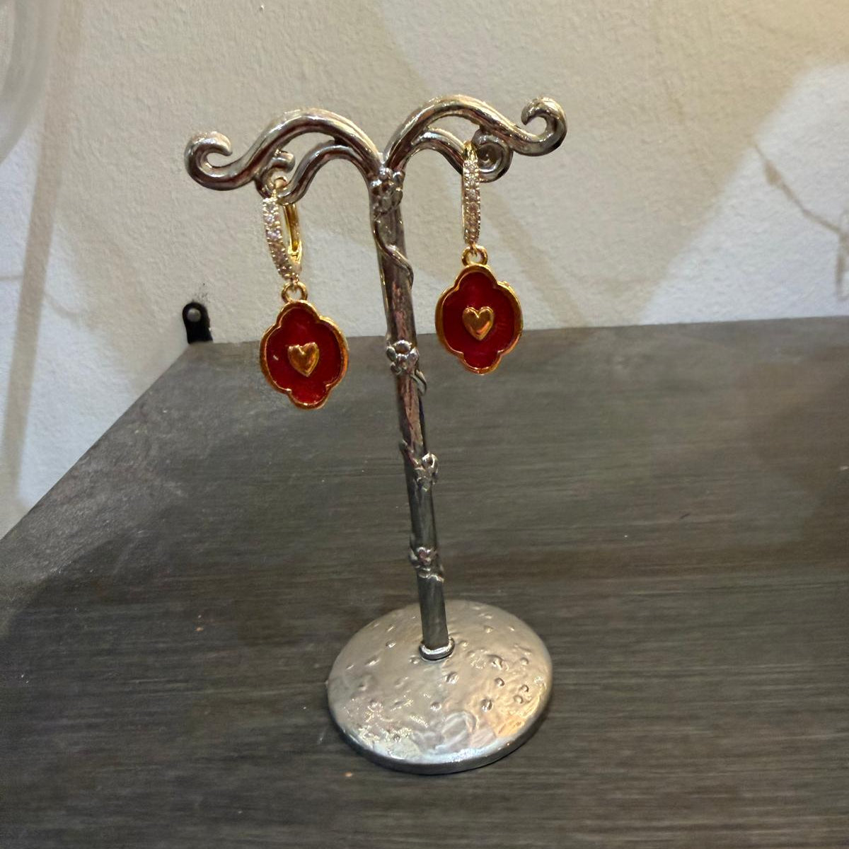 Boucles d'oreilles Iker rouge irisé