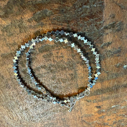 Bracelet double chaîne croix argenté