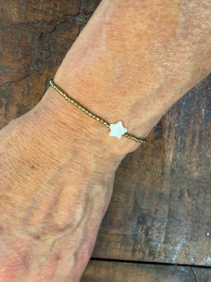 Bracelet doré étoile