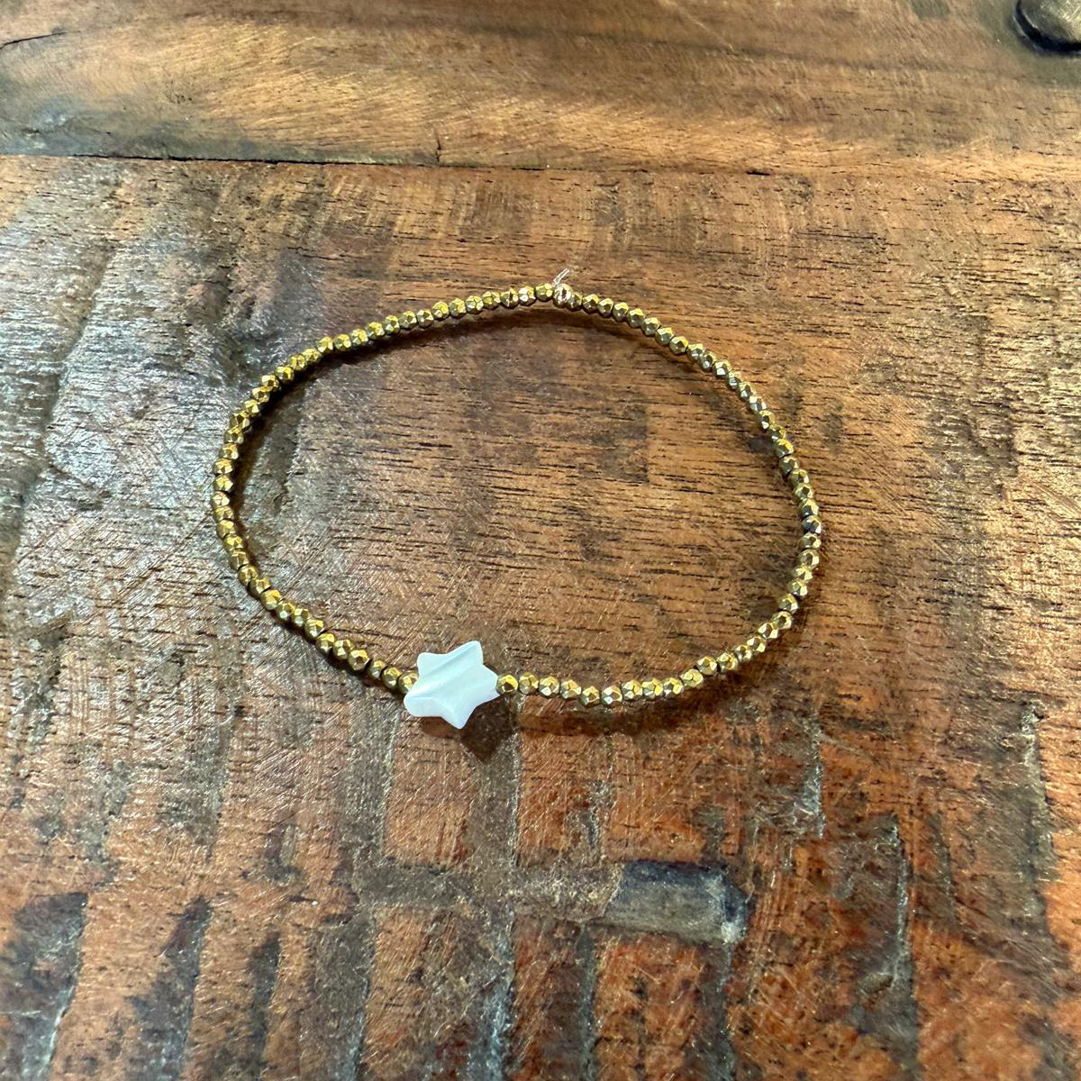 Bracelet doré étoile