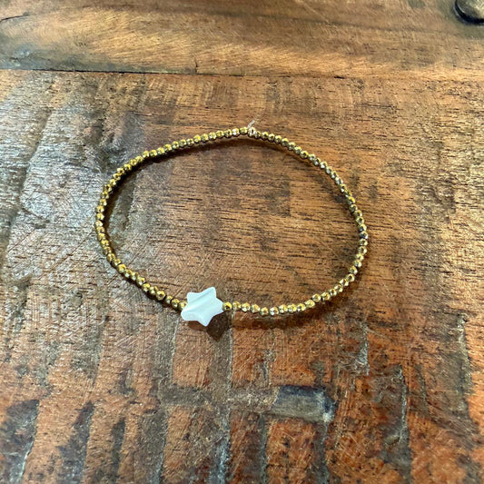 Bracelet doré étoile