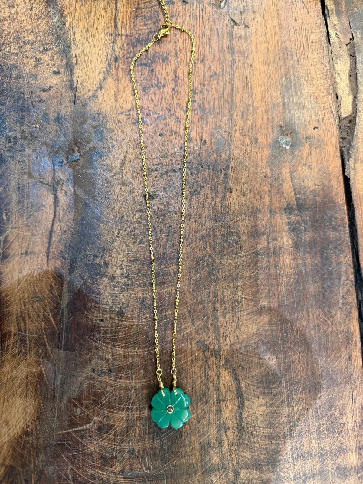 Collier Flower Jade vert - Le Monde est Stone