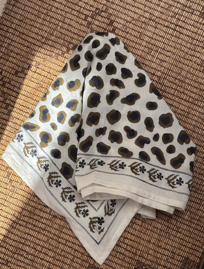 Foulard 60x60cm LÉOPARD Écru