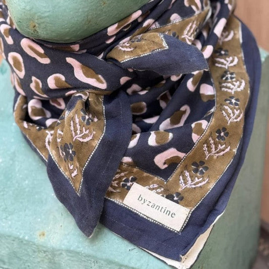 Foulard 60x60cm LÉOPARD Bleu Marine