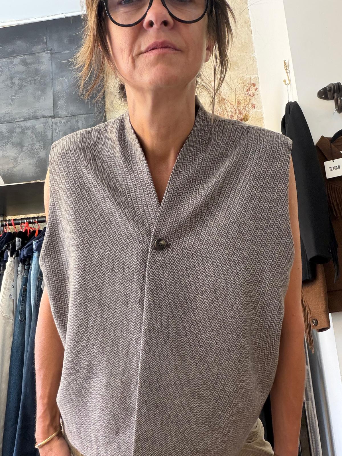 Alienor sleeveless barista vest - Hod Paris