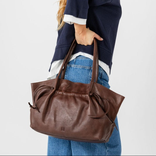 Sac bandoulière en cuir BIBA Brumley tan