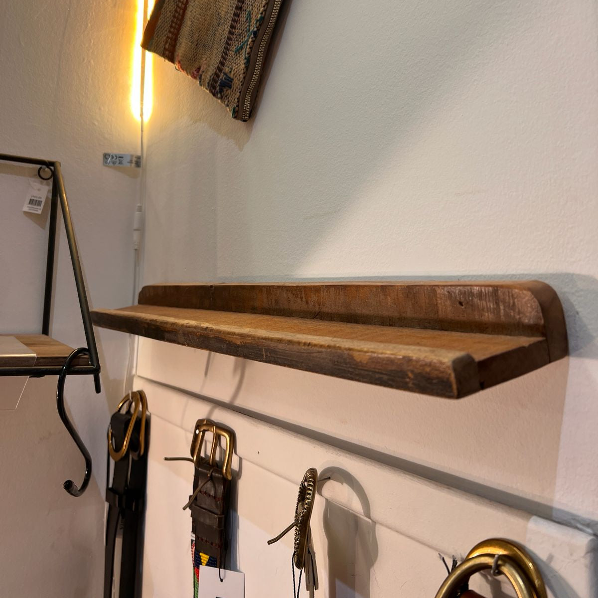 Petite étagère en bois