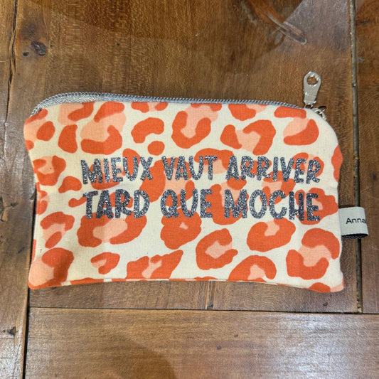 Pochette Mieux vaut arriver tard que moche  n°1