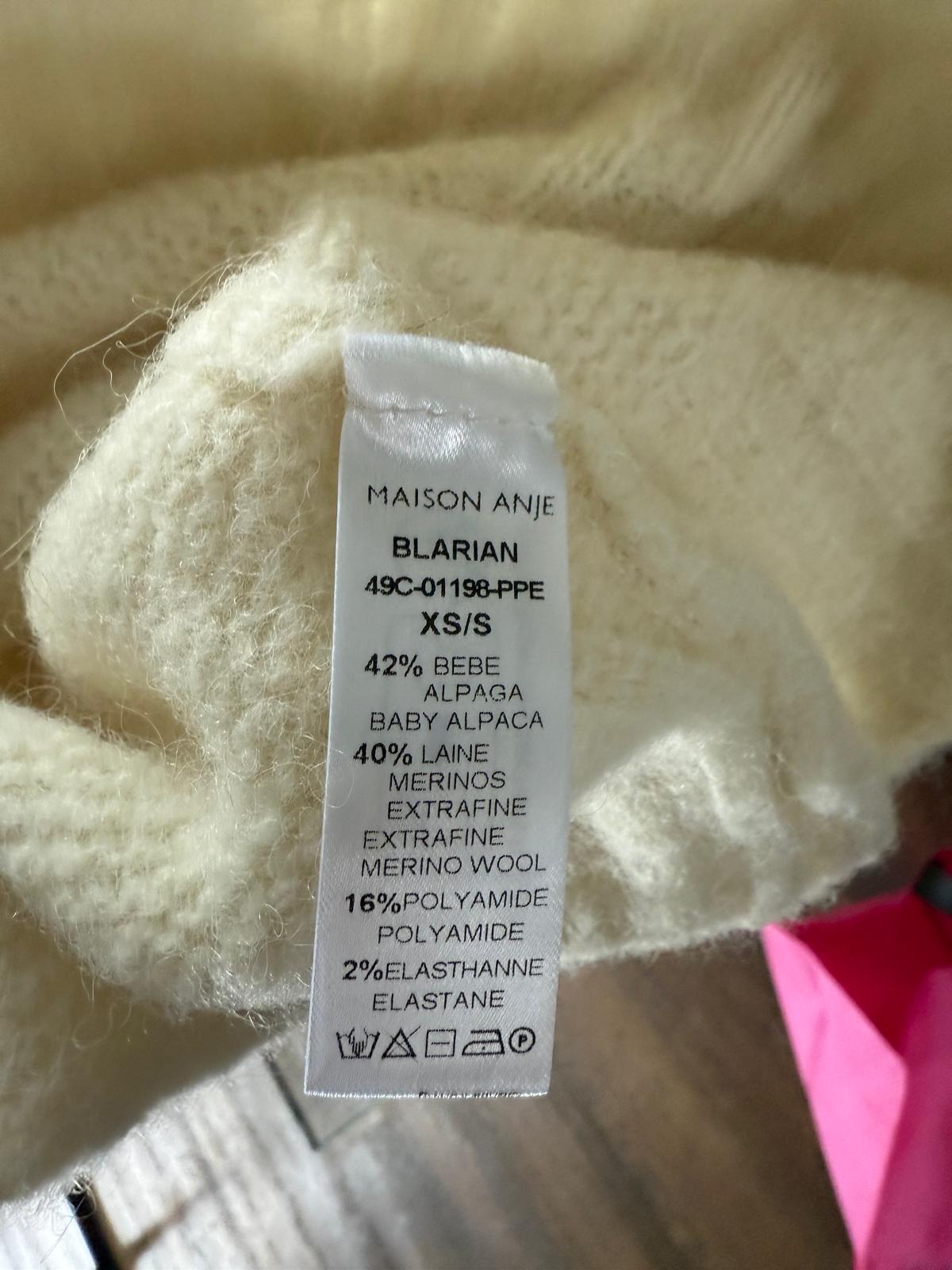 Blarian Sweater