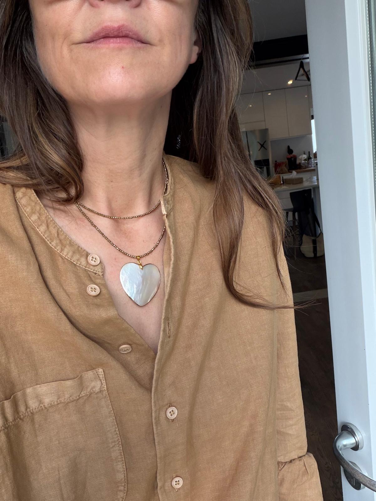 Mother-of-pearl heart necklace
