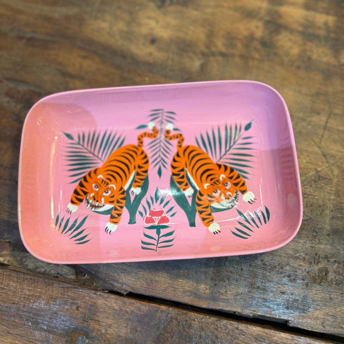 Tiger soap dish/pocket holder